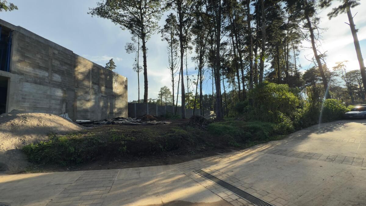 12 de 13: Terreno en preparación cimientos