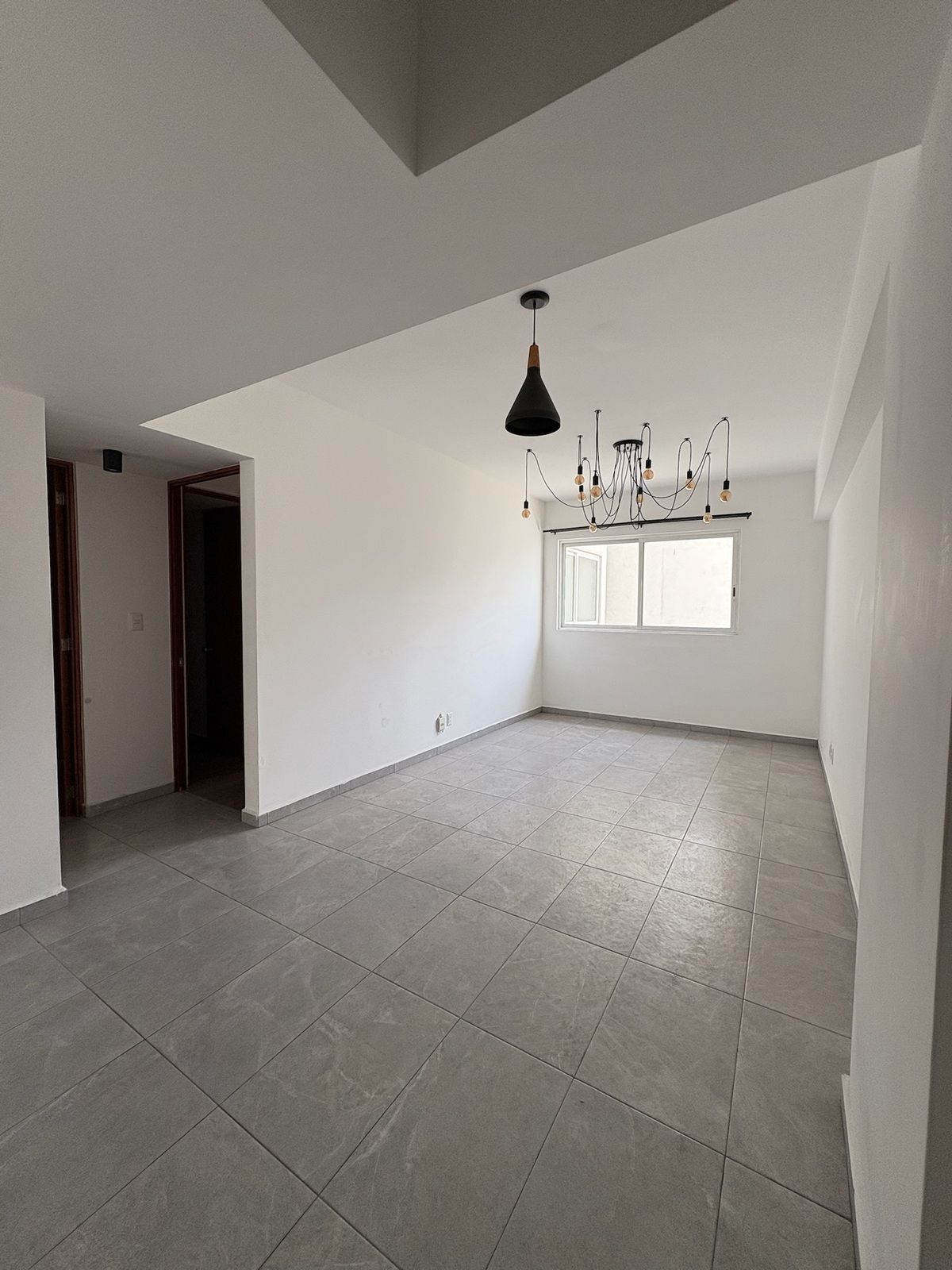 2 of 8: Sala Comedor