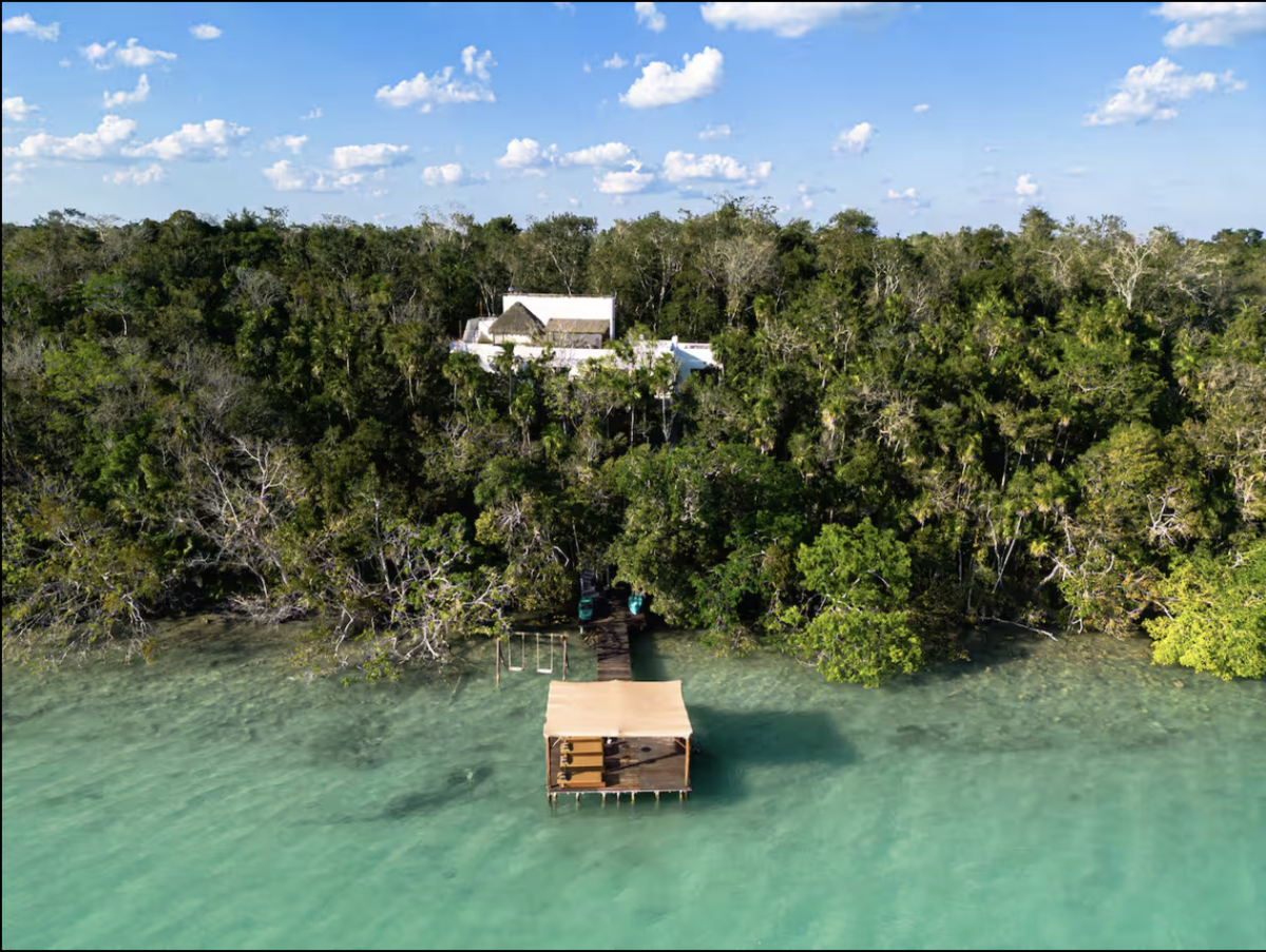 5 of 10: ejemplo de casa y muelle privado