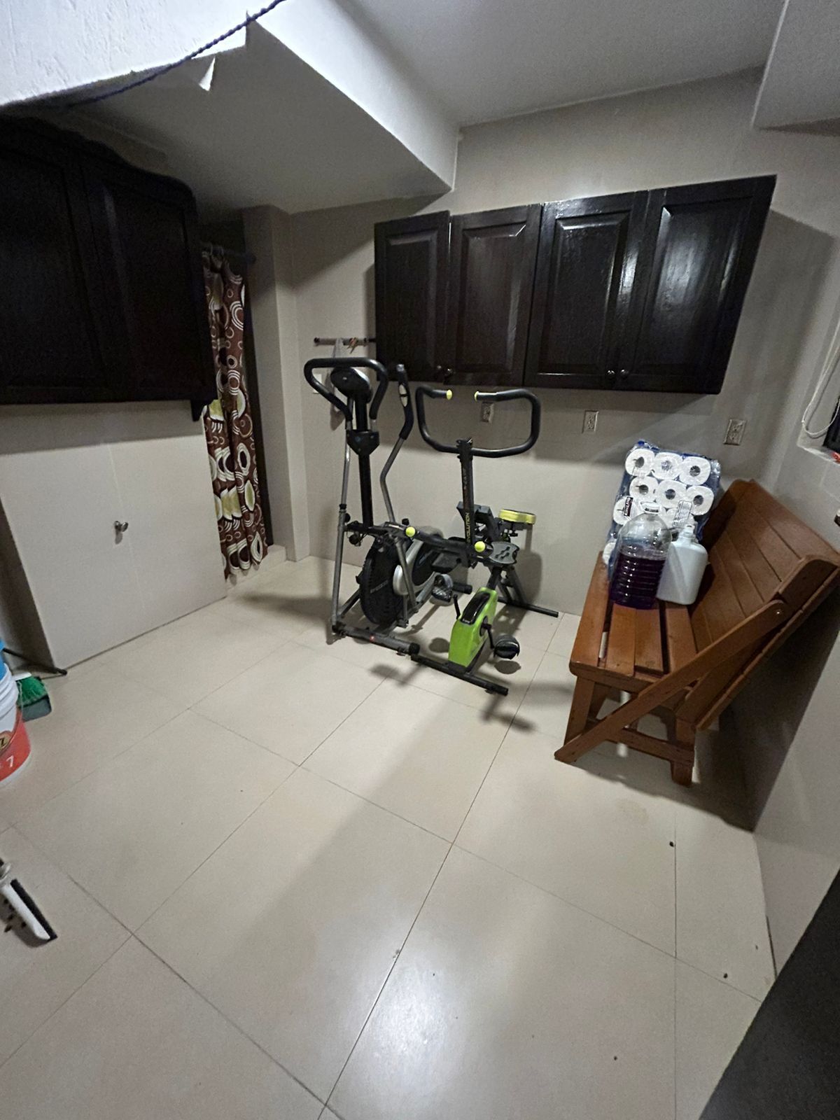 18 of 26: Cuarto de servicio con baño