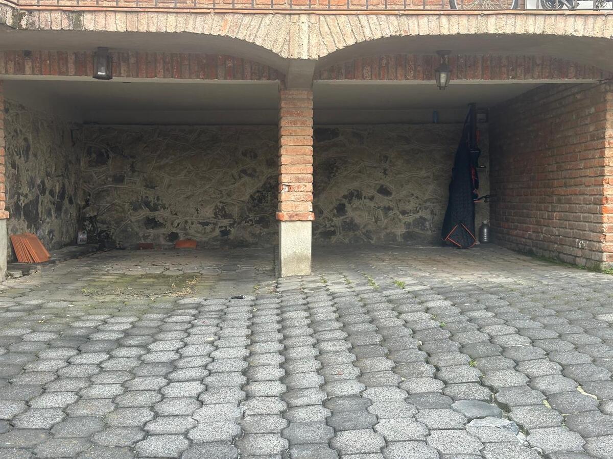 25 of 26: Estacionamiento