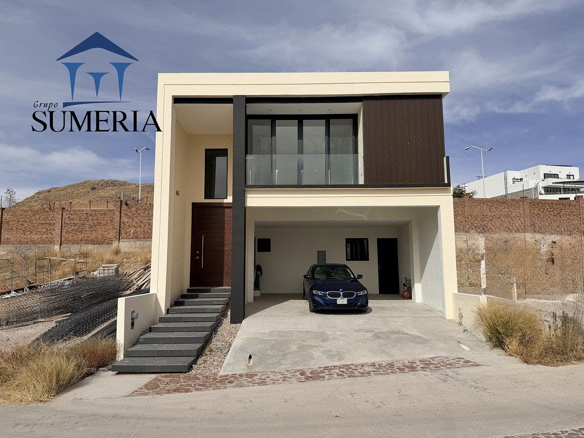Hermosa Casa en Venta en Altozano