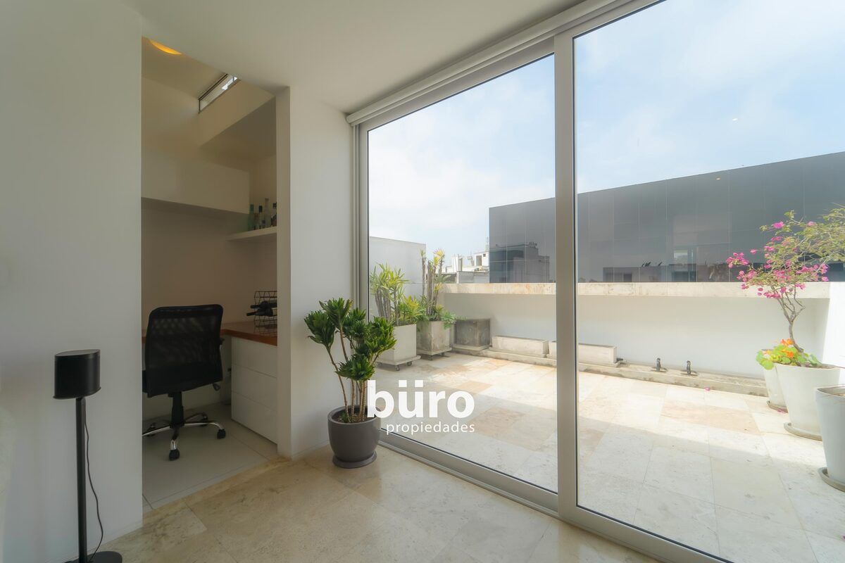 12 de 18: Terraza del Tercer Dormitorio