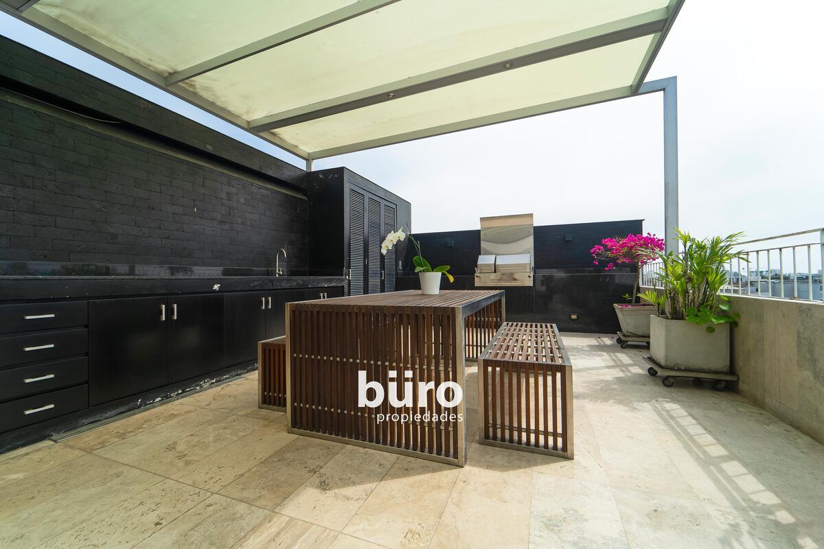 1 de 18: Amplia y Cómoda Terraza con Espectacular Área de Parrilla