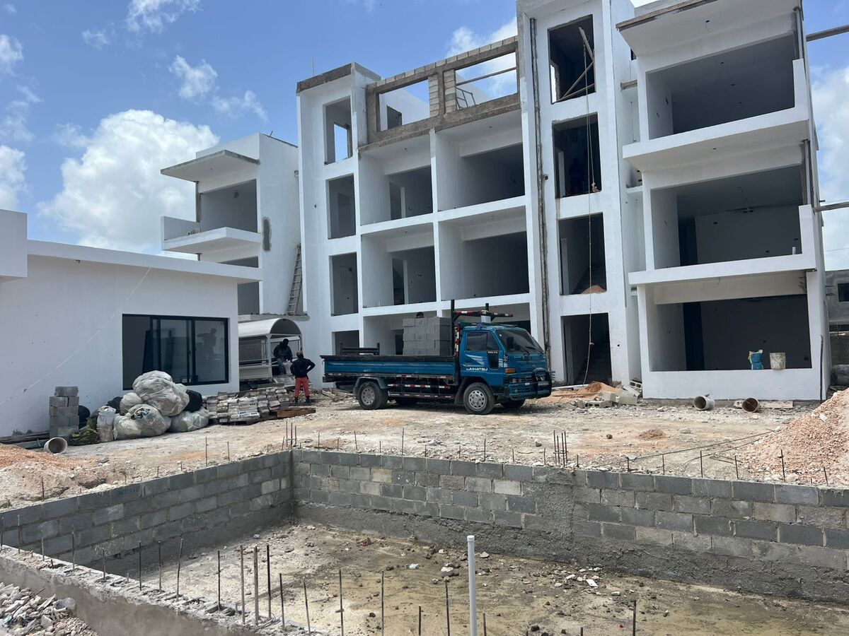 10 de 13: AVANCE DE OBRA