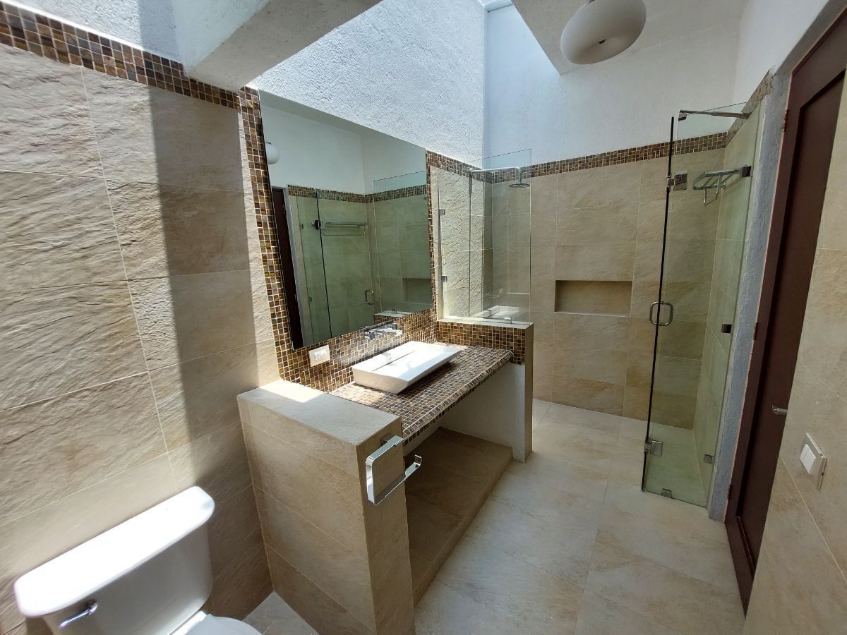 21 de 24: baño