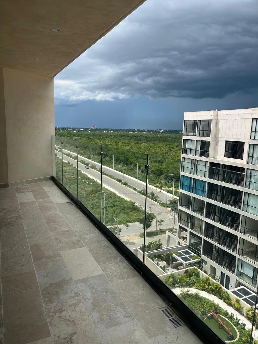 5 of 12: Terraza