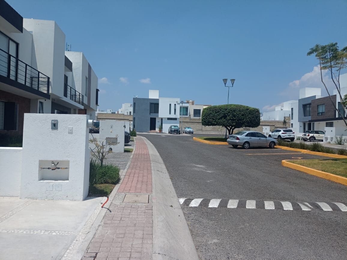 3 de 19: estacionamiento para visitas