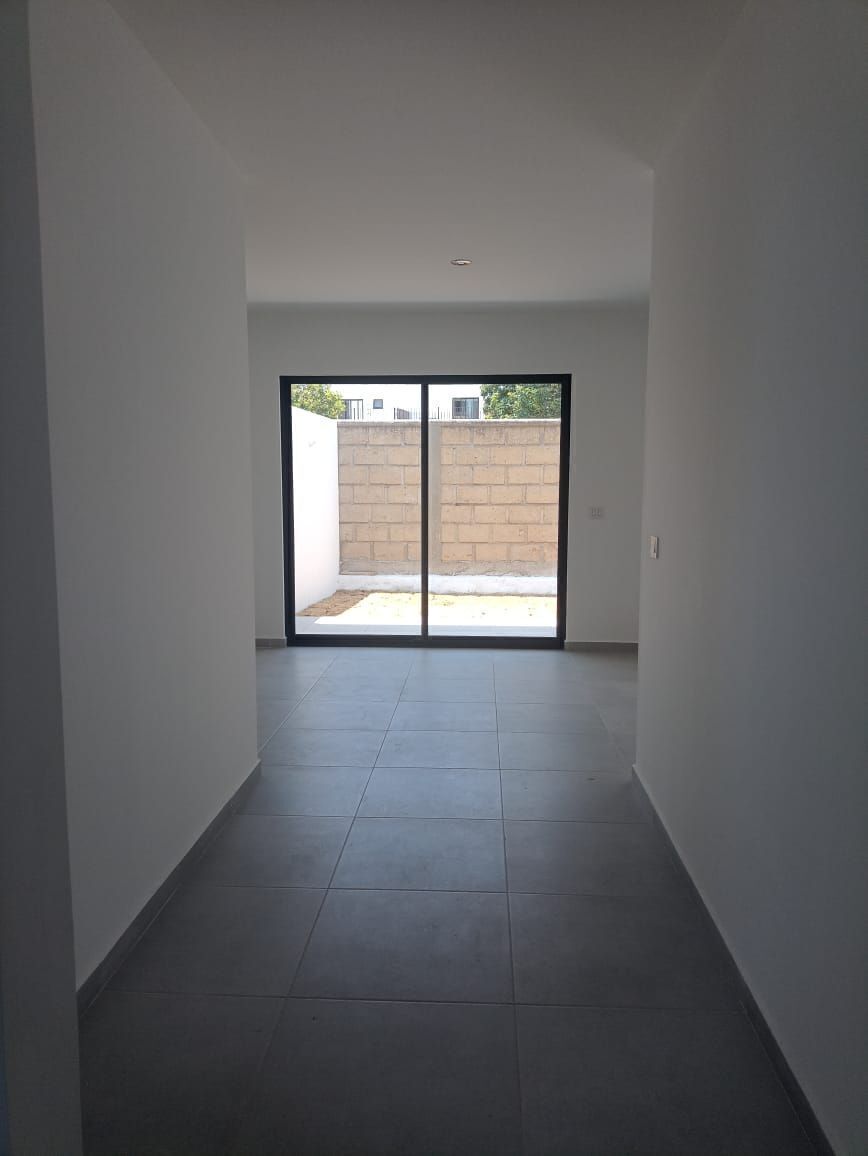 4 de 19: pasillo de entrada