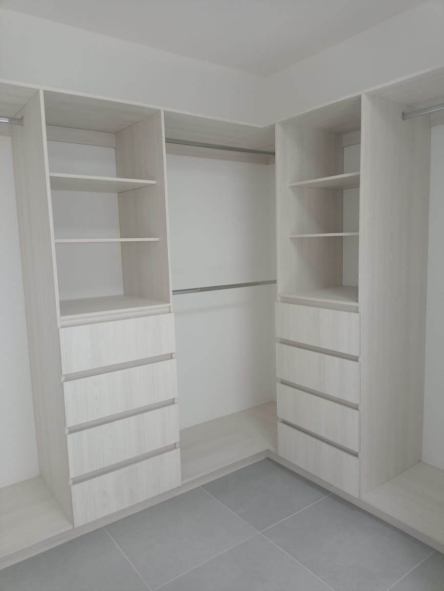 14 de 19: vestidor