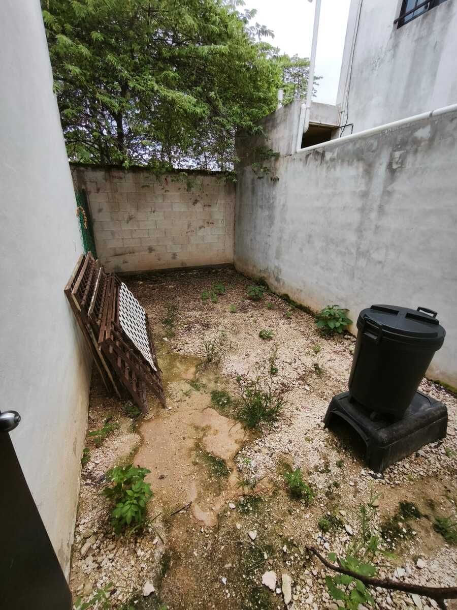 13 de 13: PATIO TRASERO 1