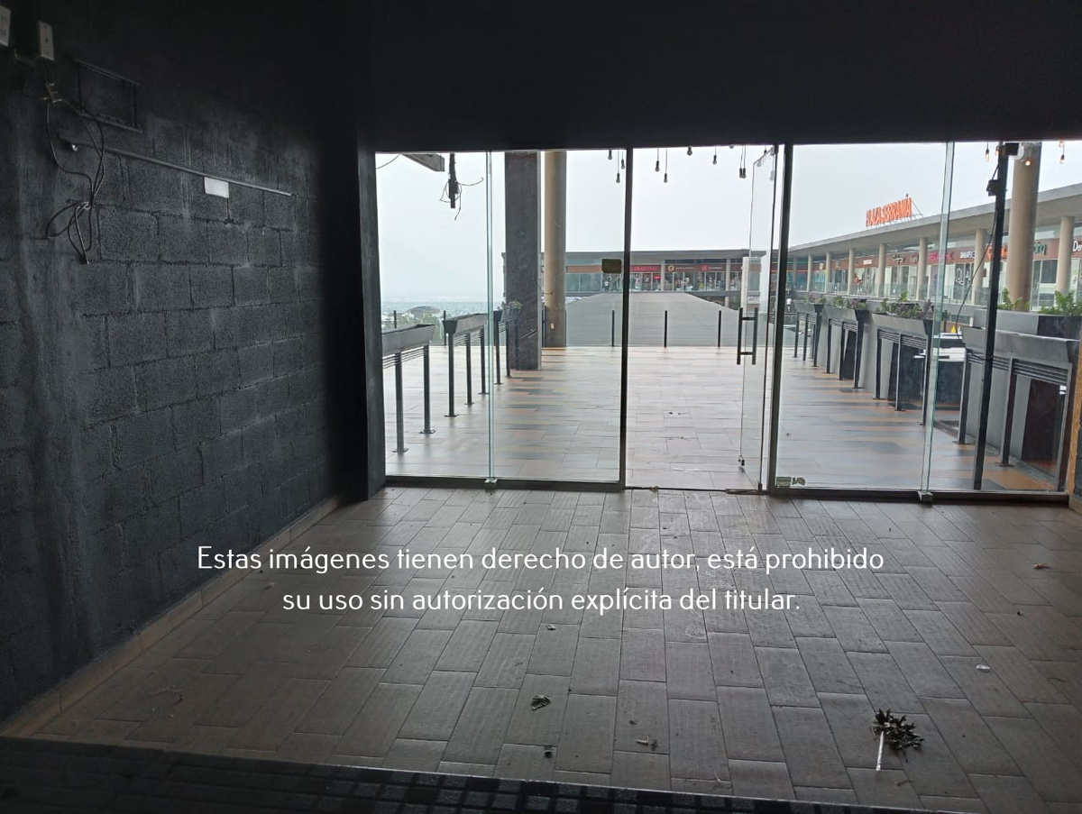2 of 6: Local en Renta en Plaza Serranía 68 m2