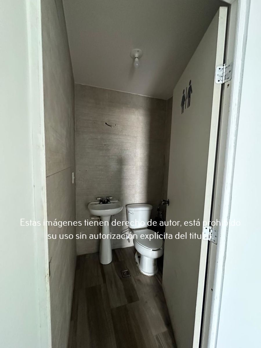 3 de 10: Local en Renta en Plaza Serranía 50 m2