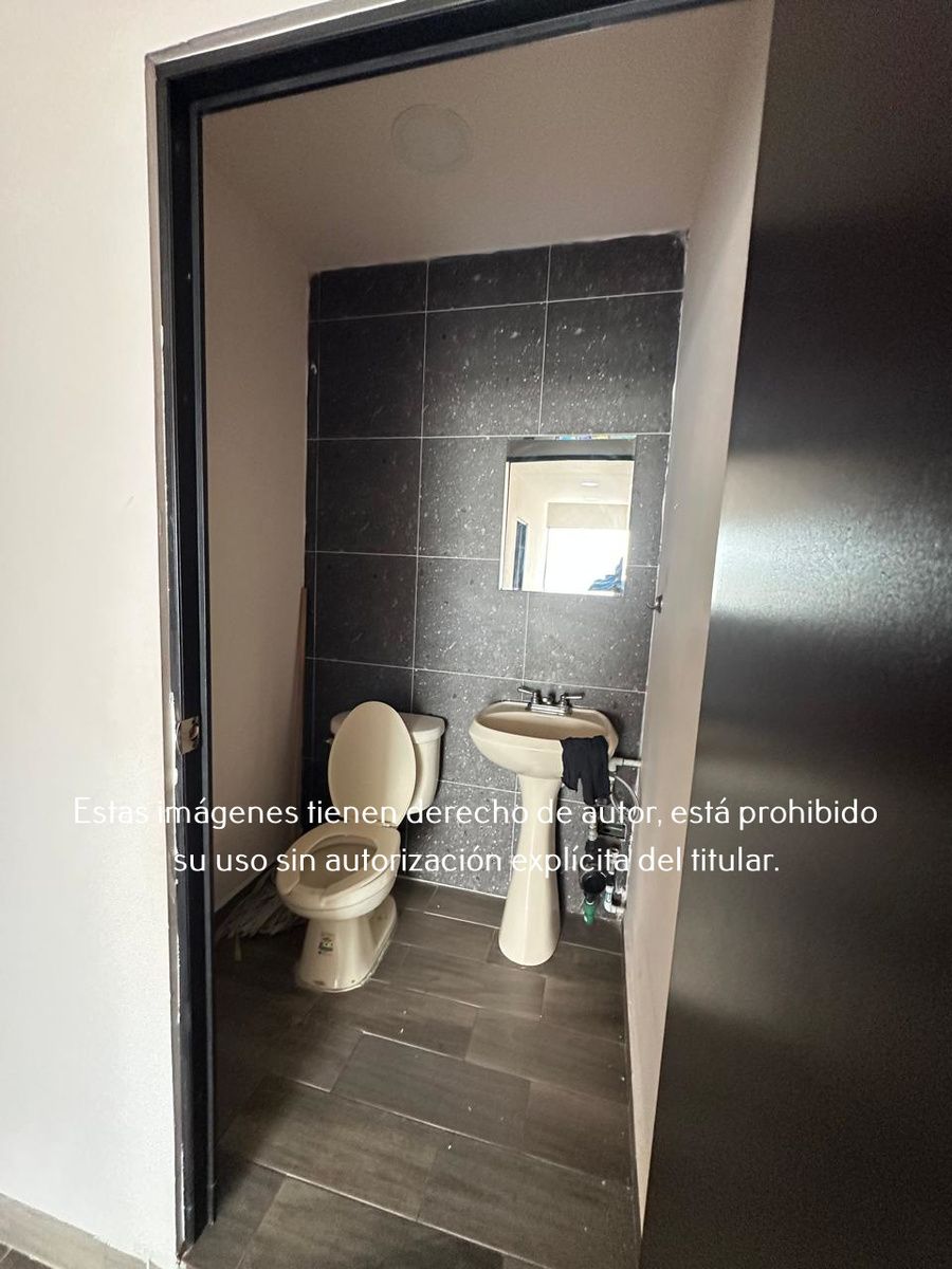 9 de 10: Local en Renta en Plaza Serranía 50 m2