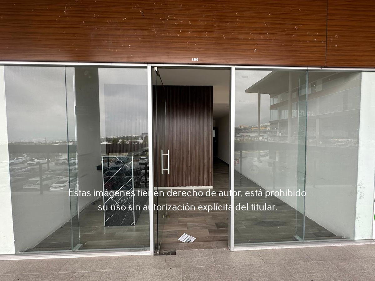 2 de 14: Local en Renta en Plaza Serranía 50 m2