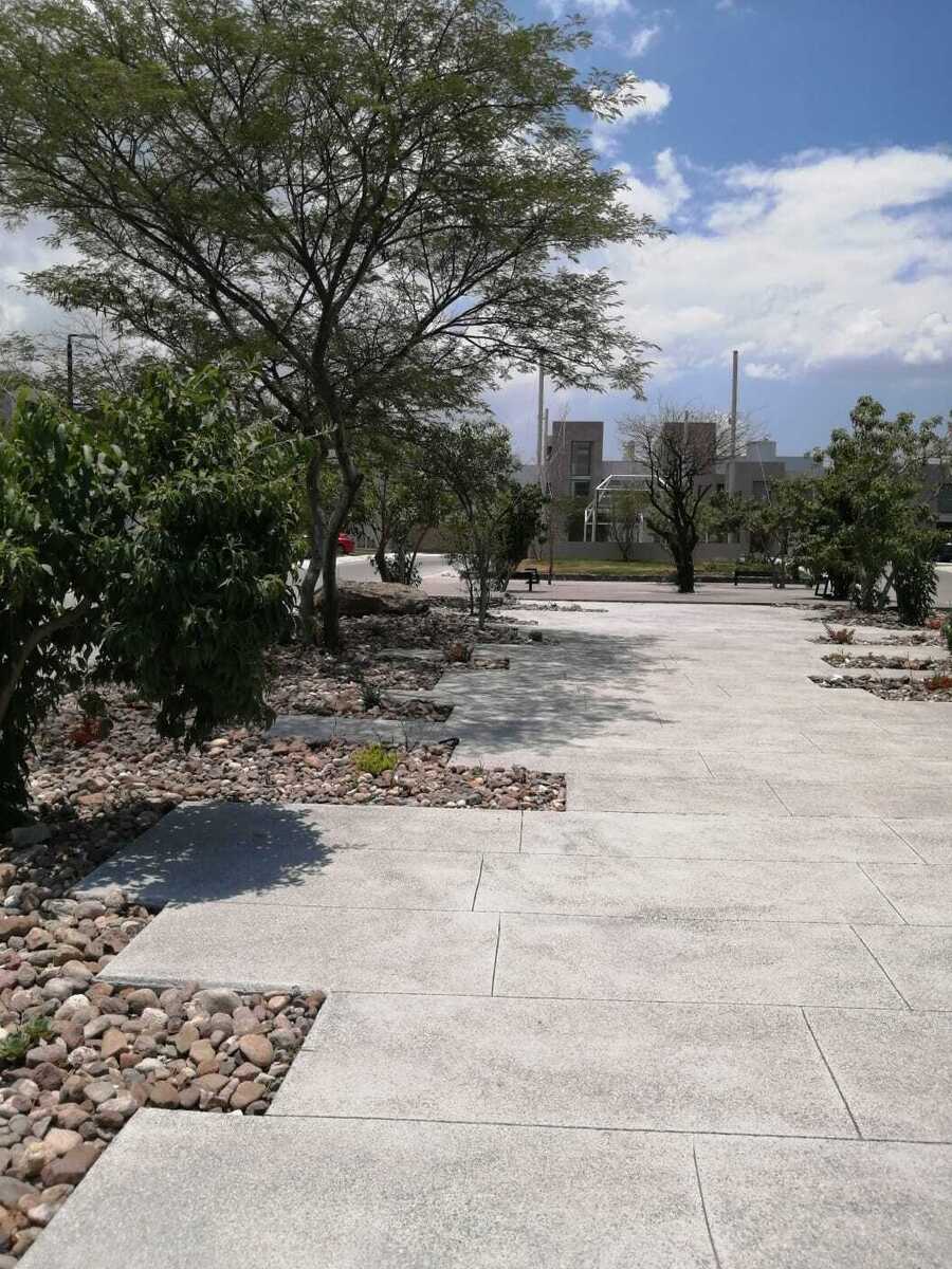 3 de 28