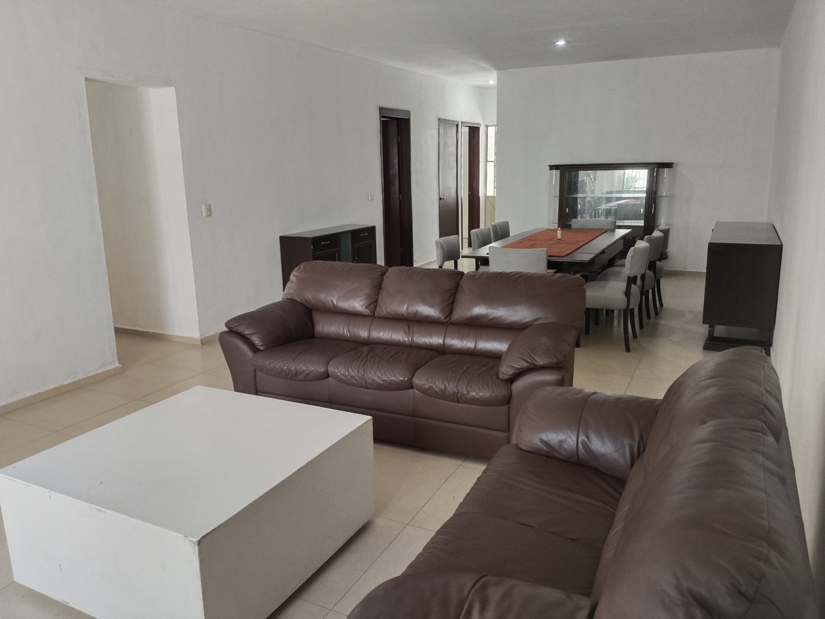 20 de 24: Sala comedor