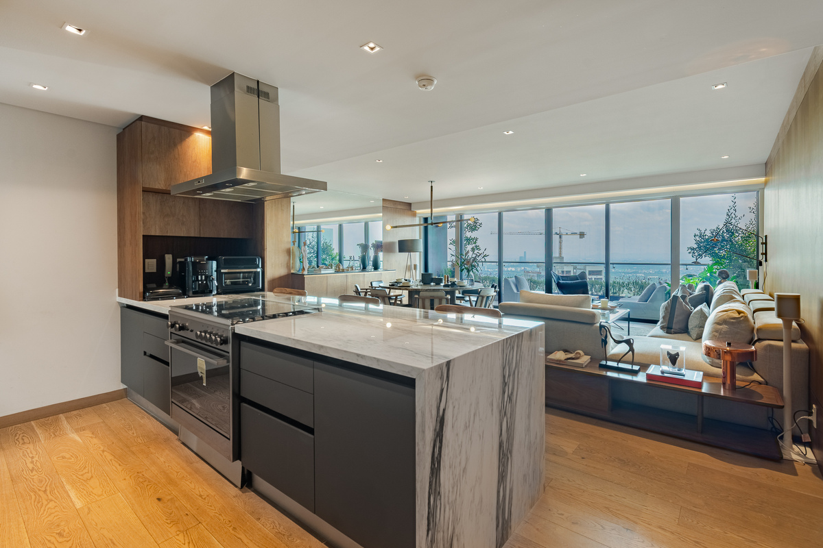 5 of 20: Cocina y sala