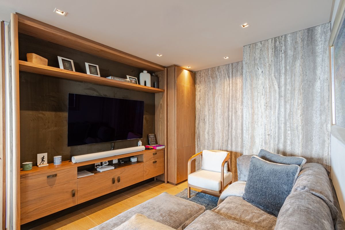 3 de 19: Sala de TV / Oficina