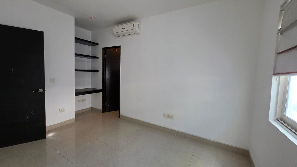 28 de 50: REC #3 CON CLIMA, BAÑO COMPLETO Y VESTIDOR