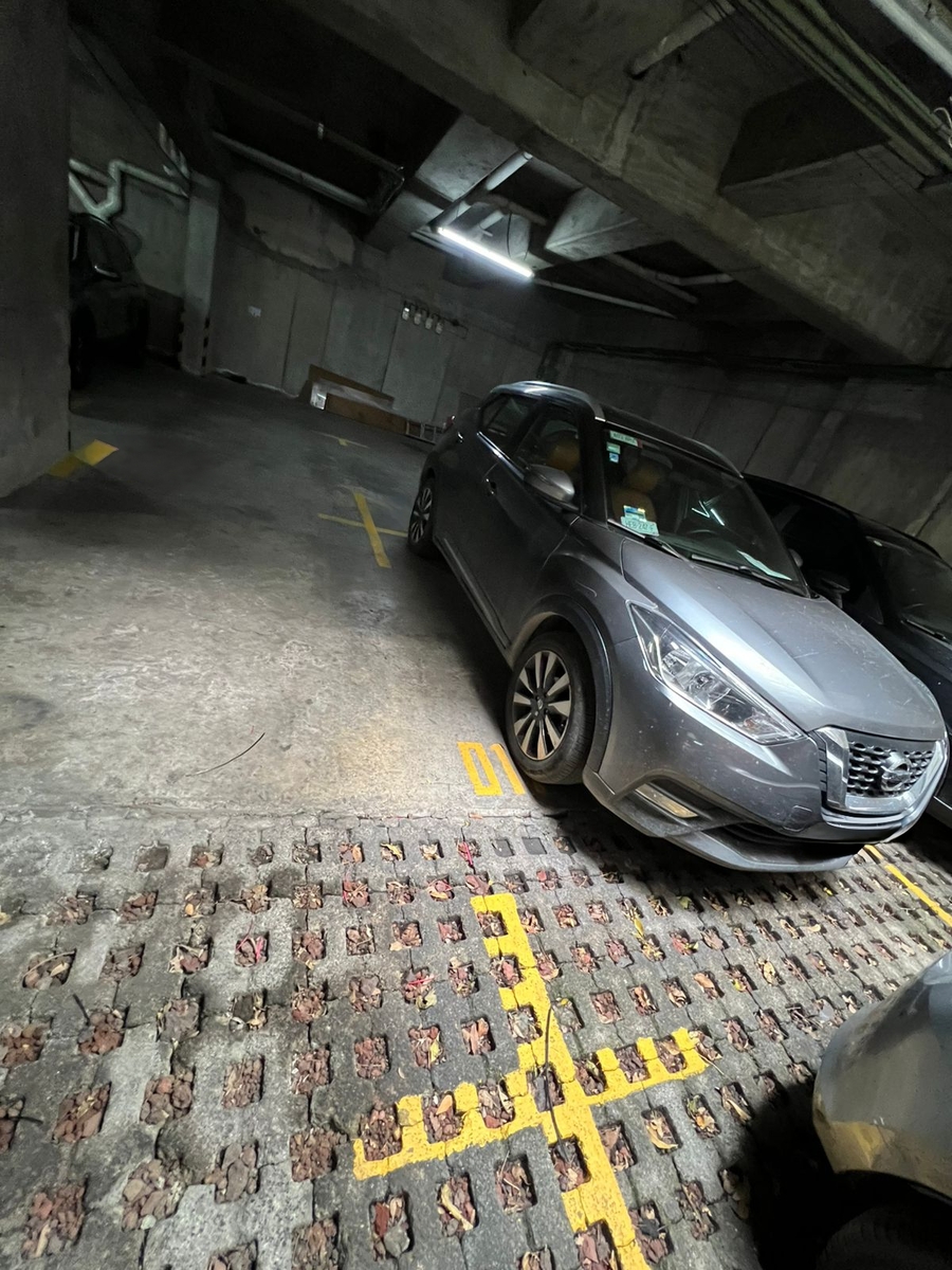14 de 16: Estacionamiento