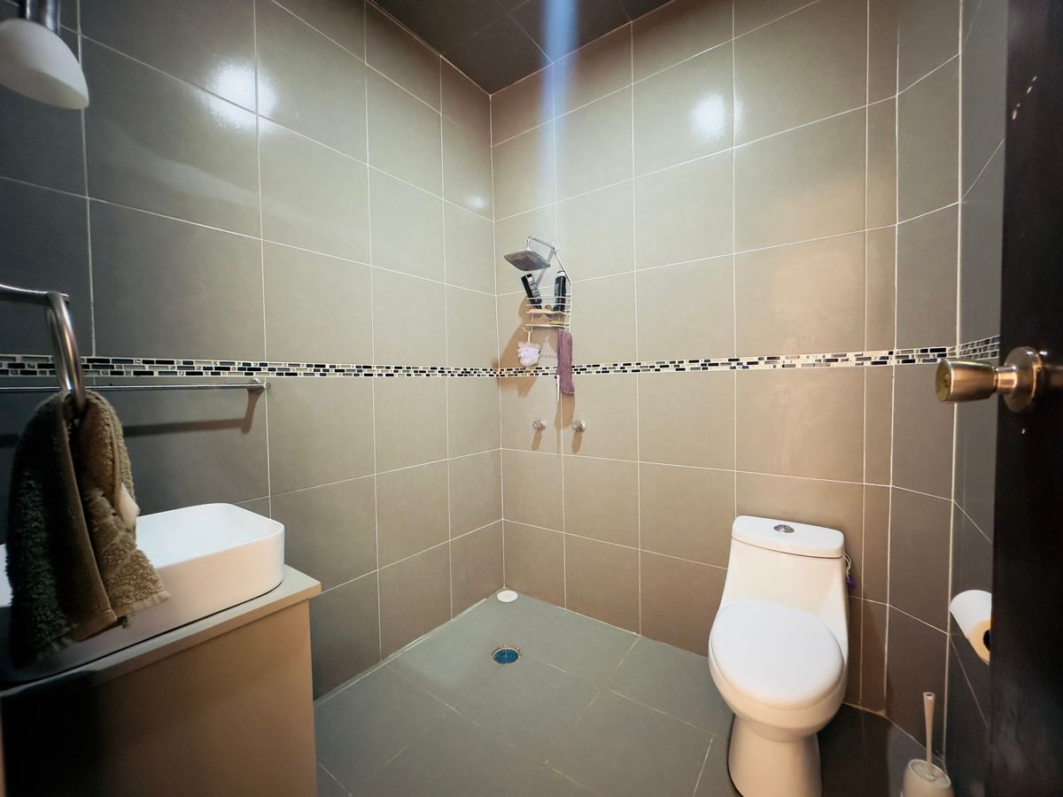 Baño completo, photo 11 of 16