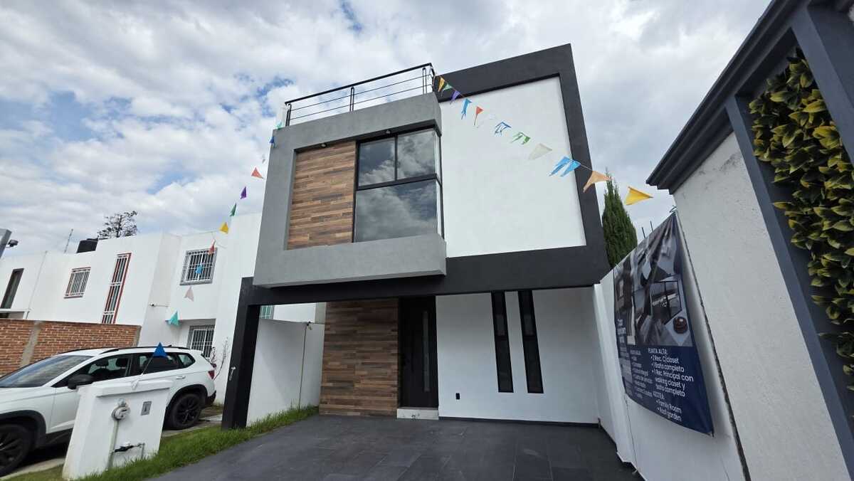 1 of 12: Fachada
