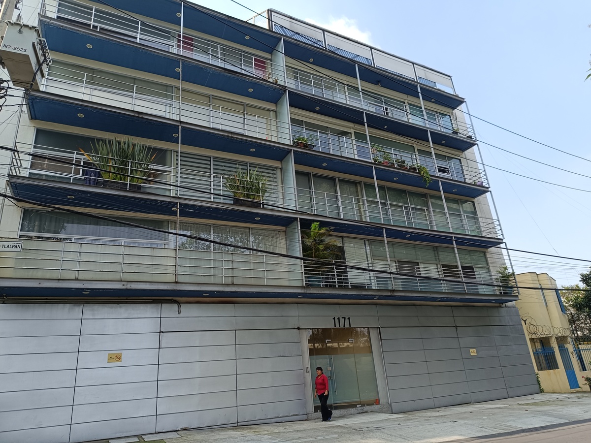 2 de 11: Fachada Edificio