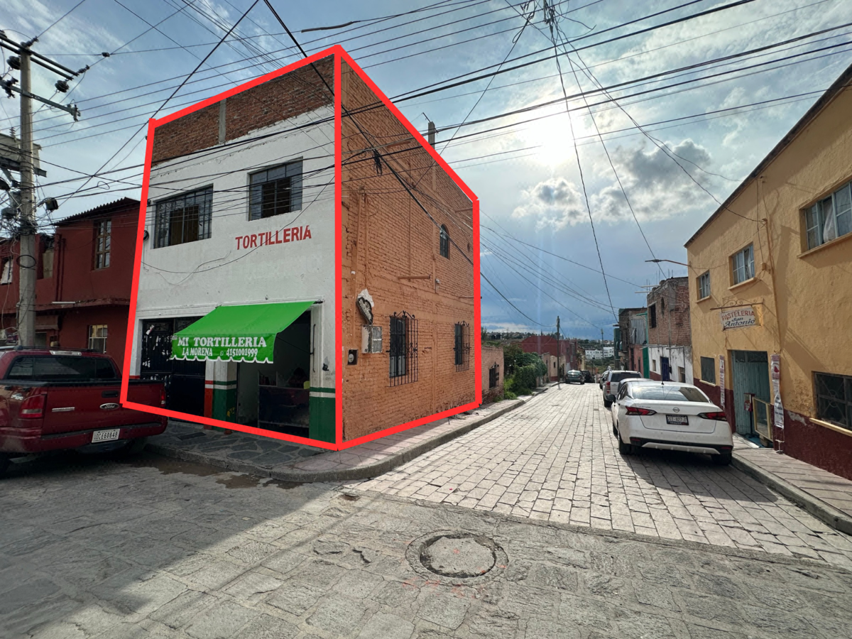 Fixer Upper Santa Lucia