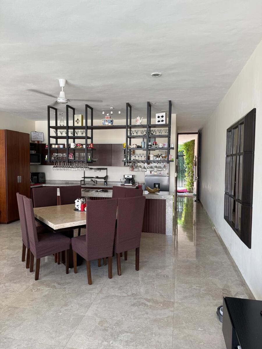 1 of 11: Comedor