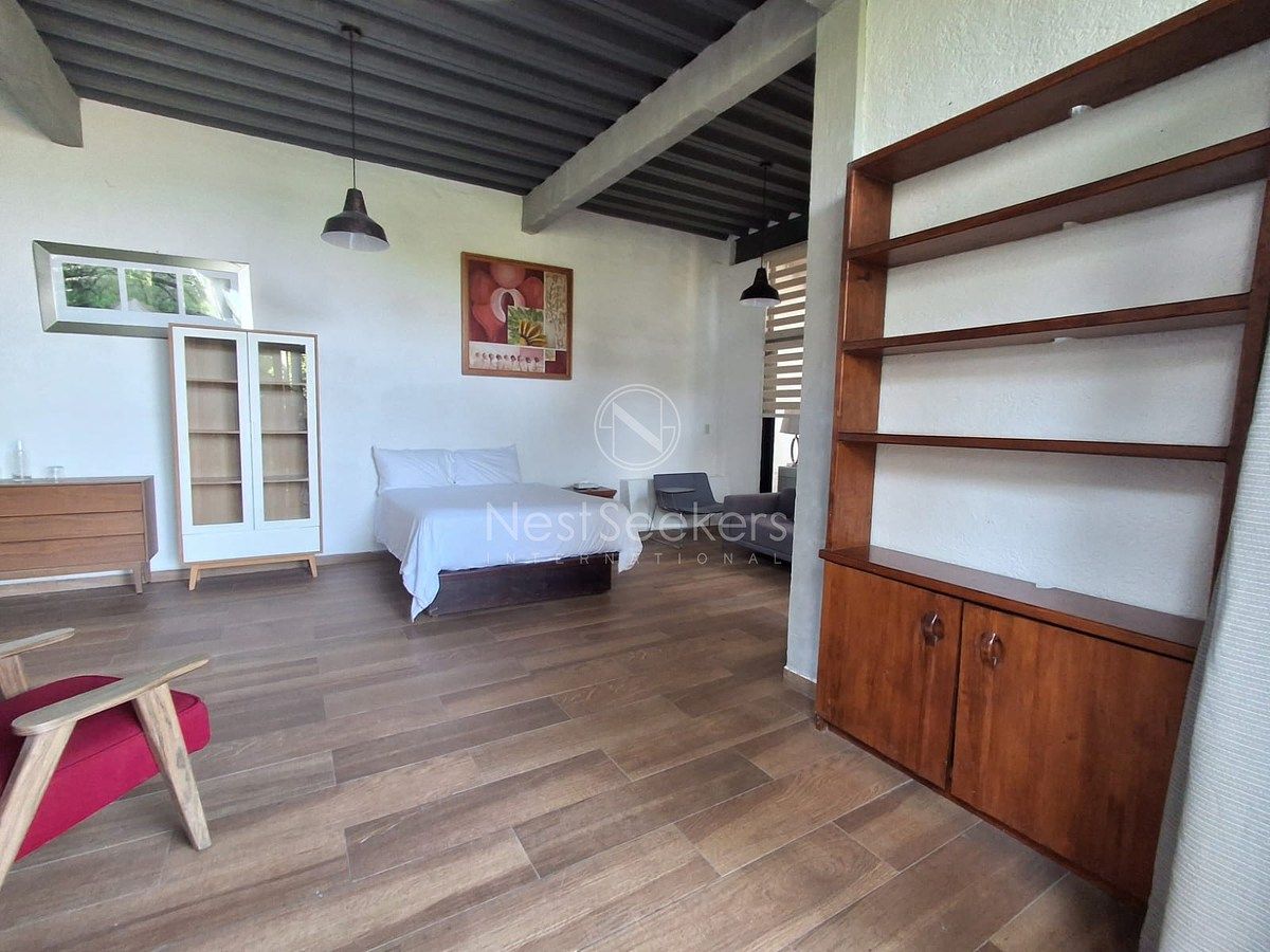 Spacious loft for rent, located near the center of Valle de Bravo., photo 1 of 14