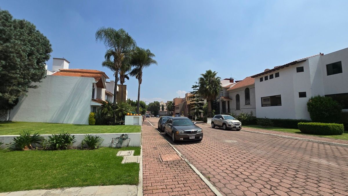 21 de 21: Casa en Venta en Colinas del Bosque Rayo Vende ®