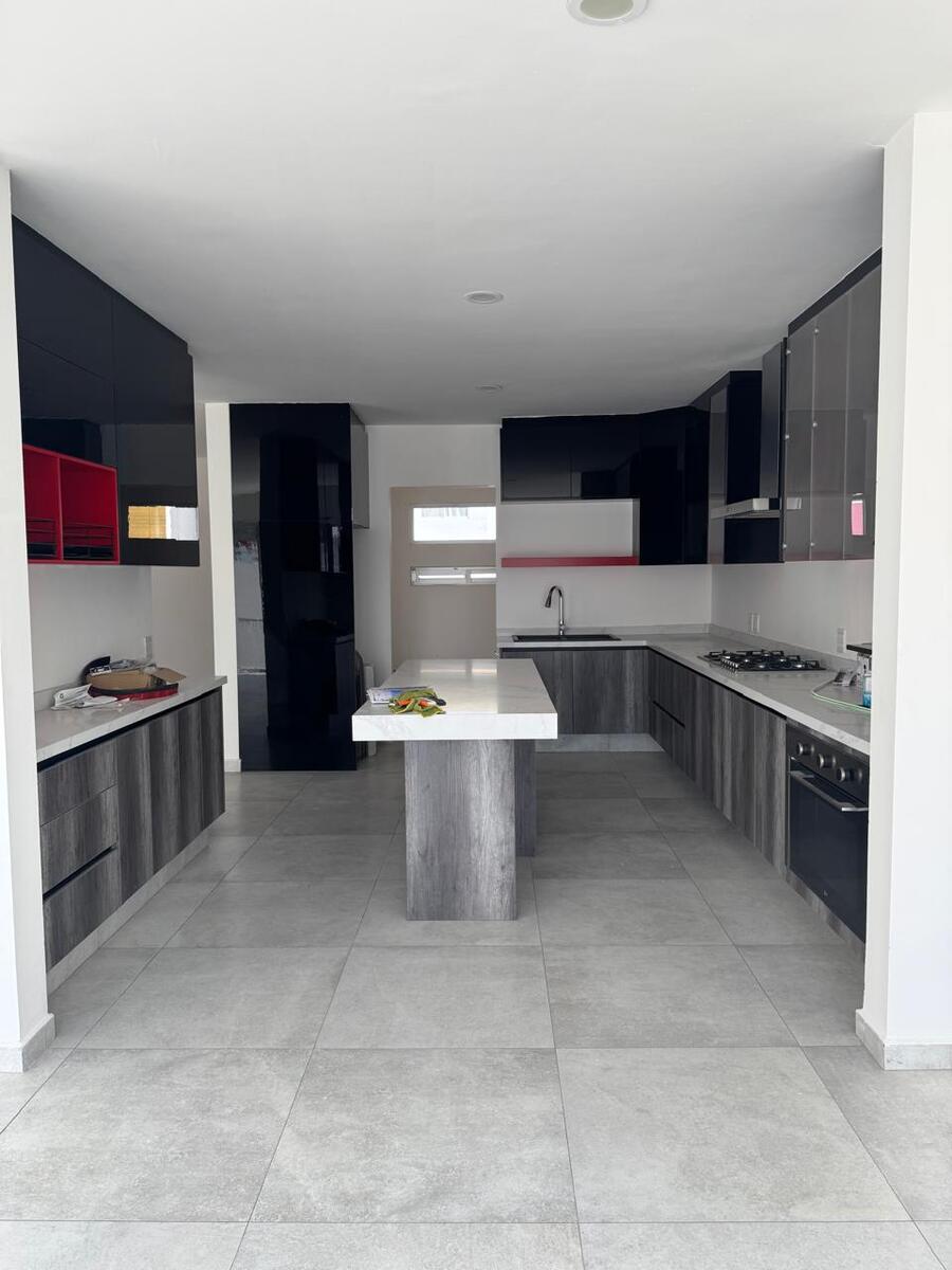 4 of 24: Cocina
