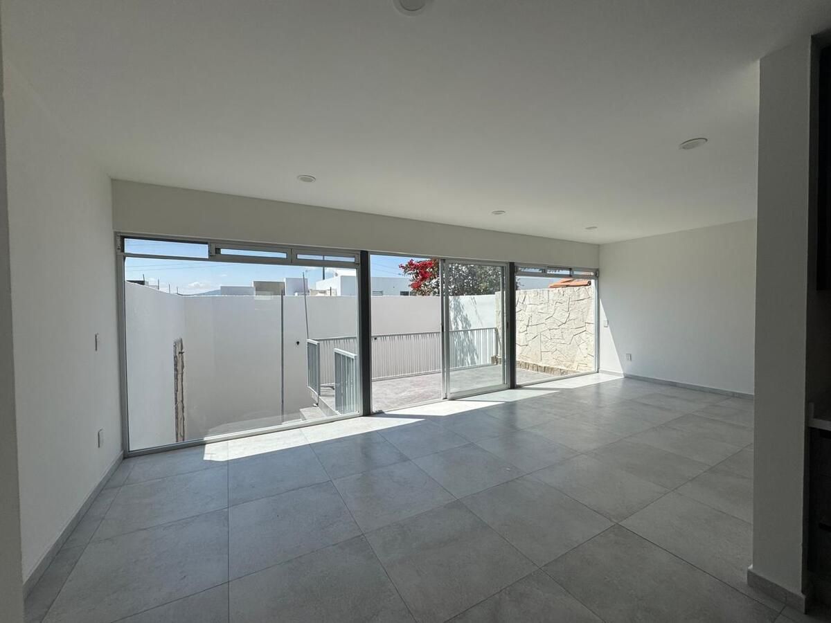 8 de 24: Sala y comedor