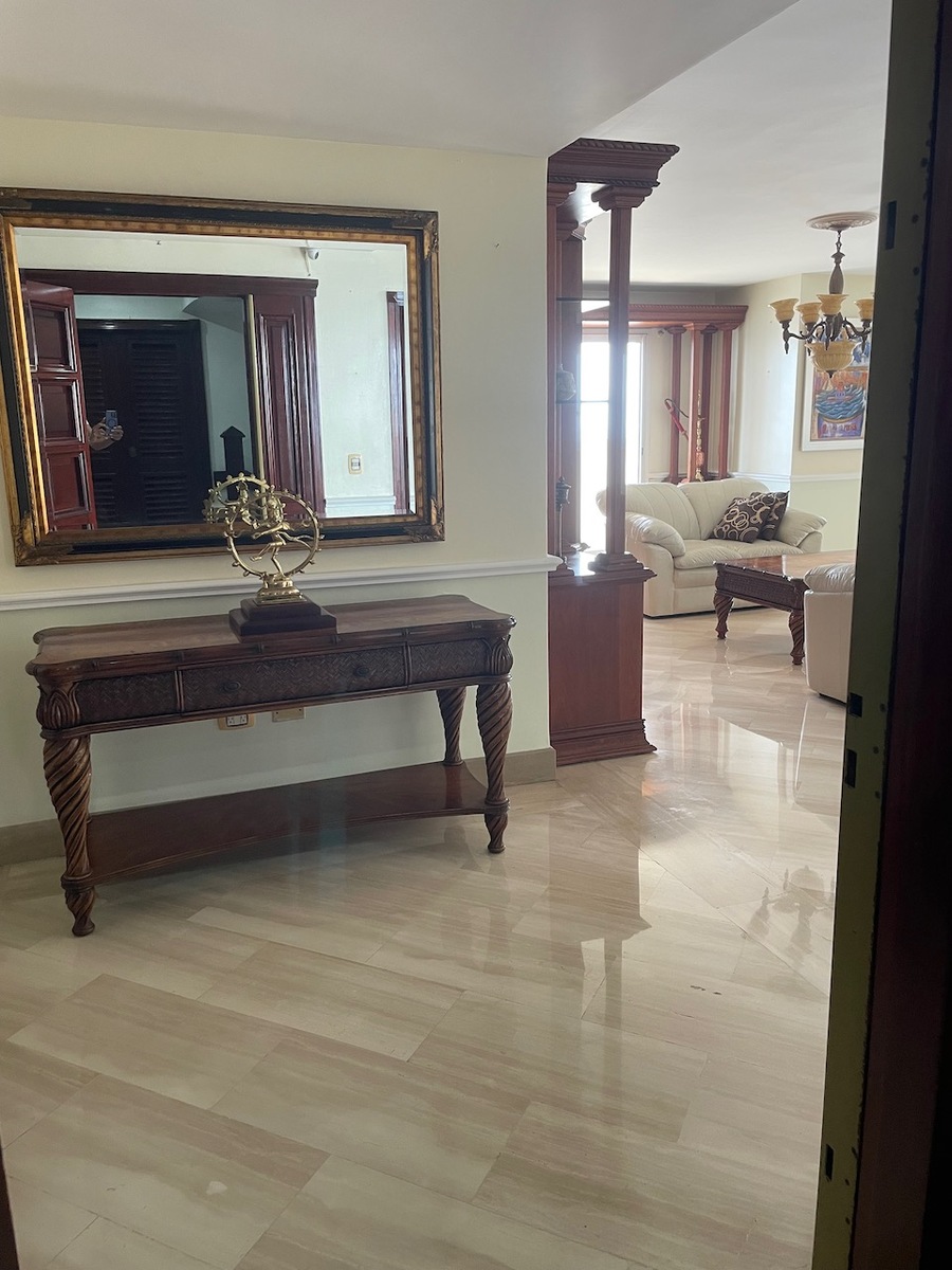 2 de 31: Venta Torre Washington, 4 Habitaciones, Vista al Mar