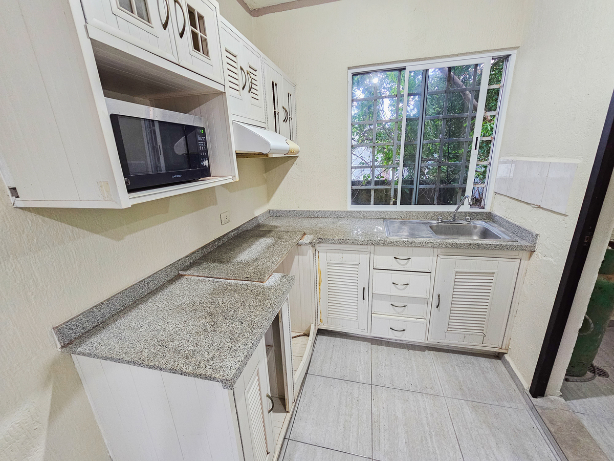 5 of 13: Cocina