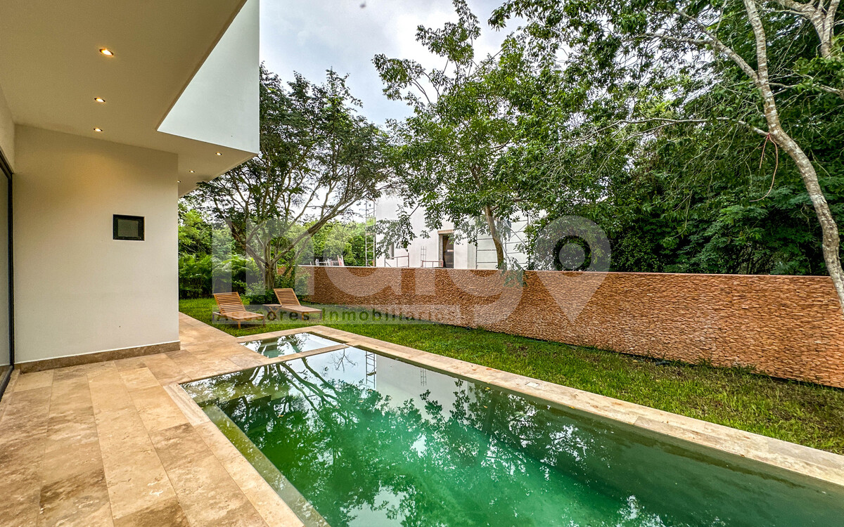 20 de 43: Terraza Posterior Techada