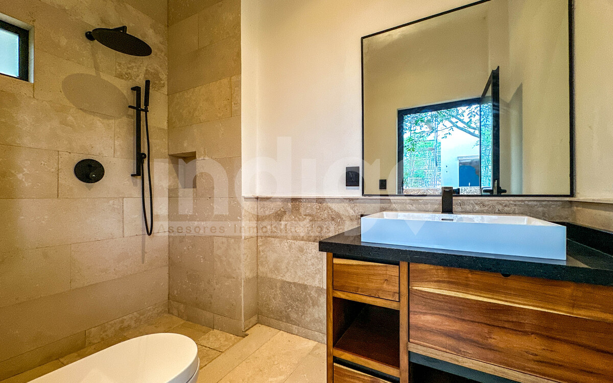 43 de 43: Baño Exterior de Piscina