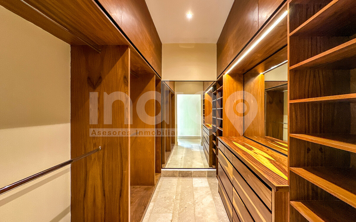 31 de 43: Vestidor Recámara Principal