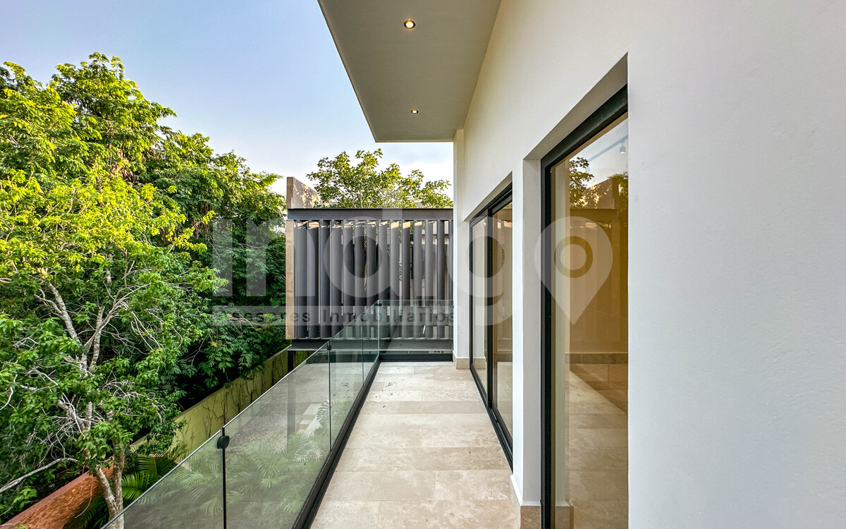 29 de 43: Balcón de Recámara Principal