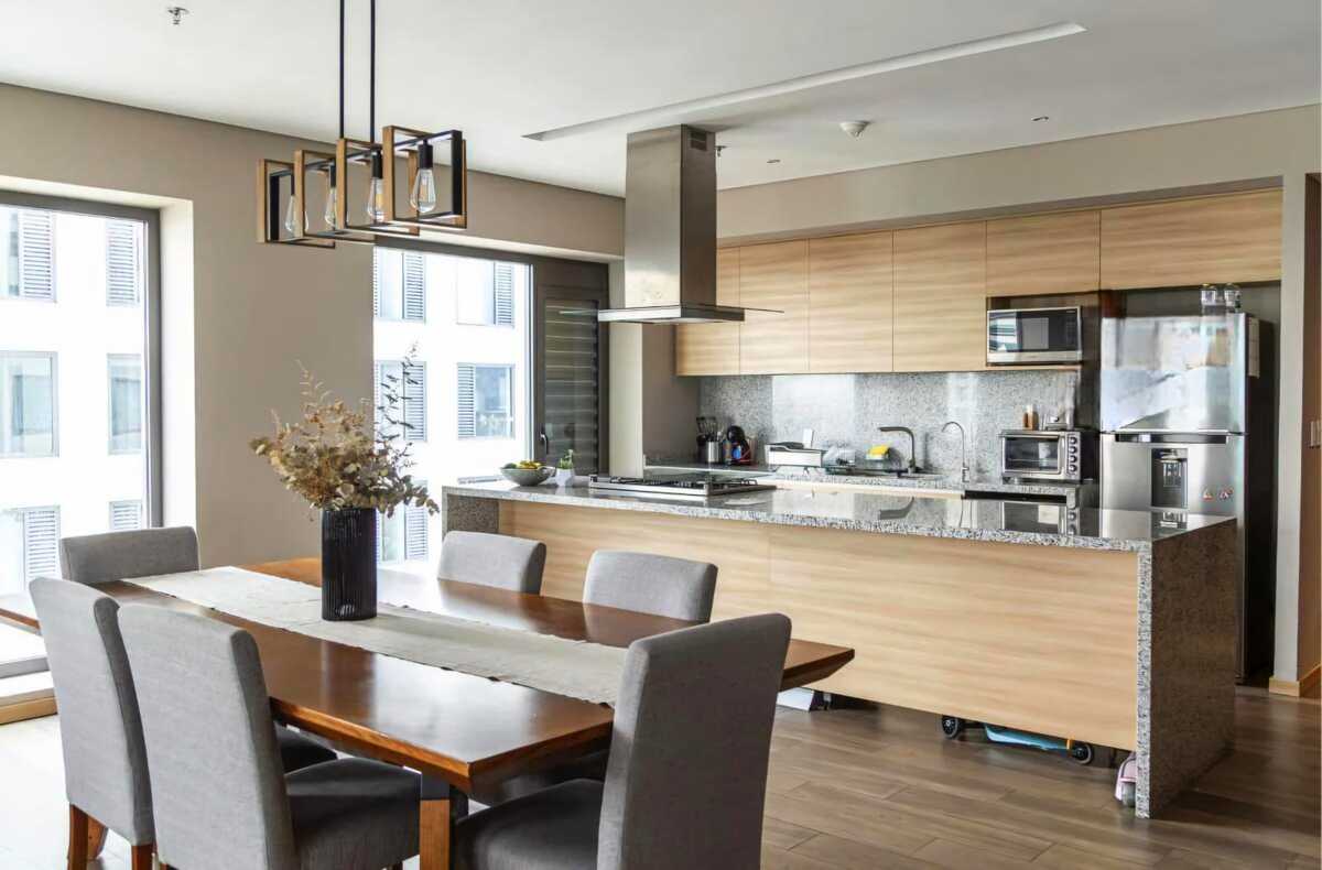 5 of 27: Comedor y cocina