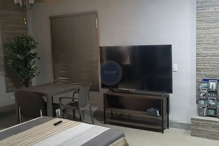 EB-UI7570