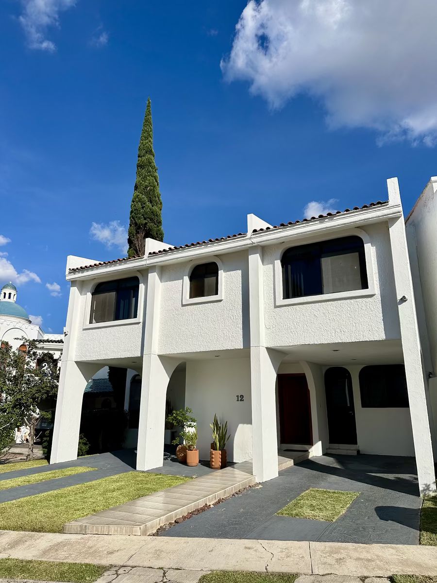 2 de 23: Diseño de Fachada Exterior