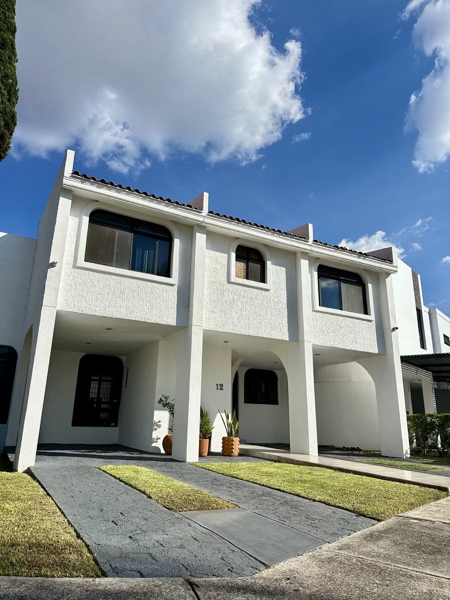 1 de 23: Diseño de Fachada Exterior