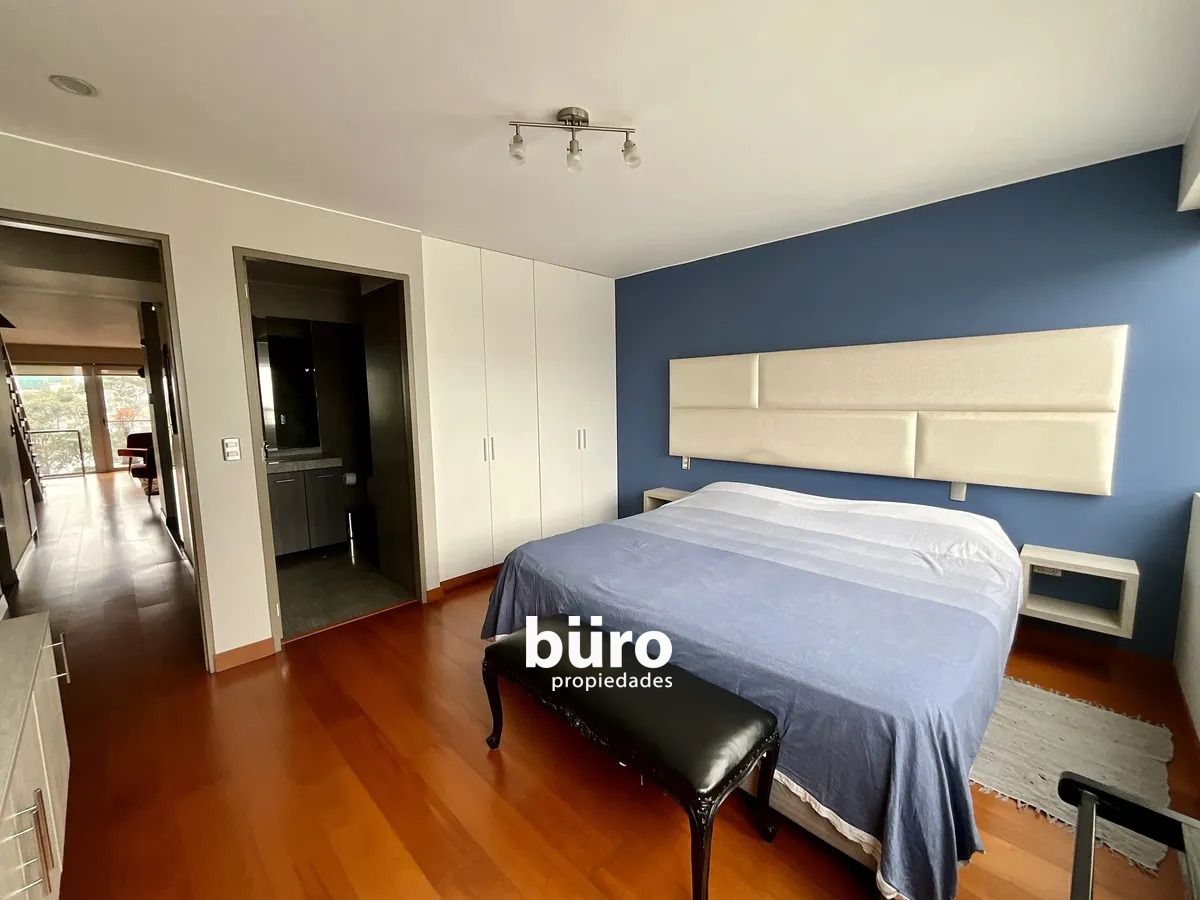 7 de 17: Dormitorio Principal con Baño Incorporado