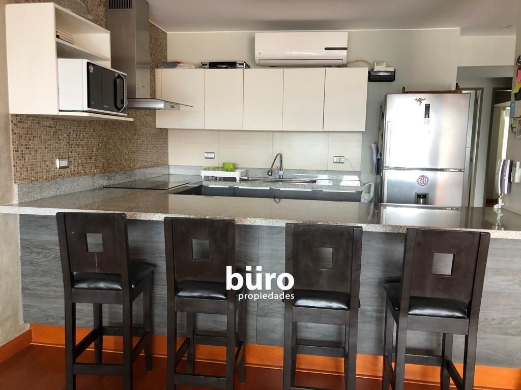 5 de 17: Primer Nivel: Cocina amoblada y equipada