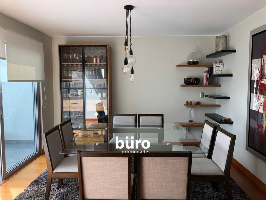 6 de 17: Segundo Nivel: Comedor con Terraza