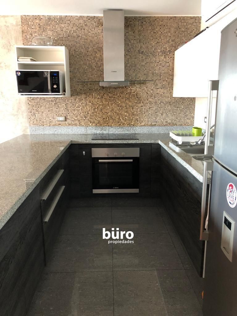 4 de 17: Primer Nivel: Cocina abierta