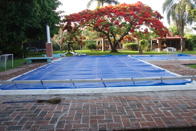 1 of 10: Alberca del conjunto