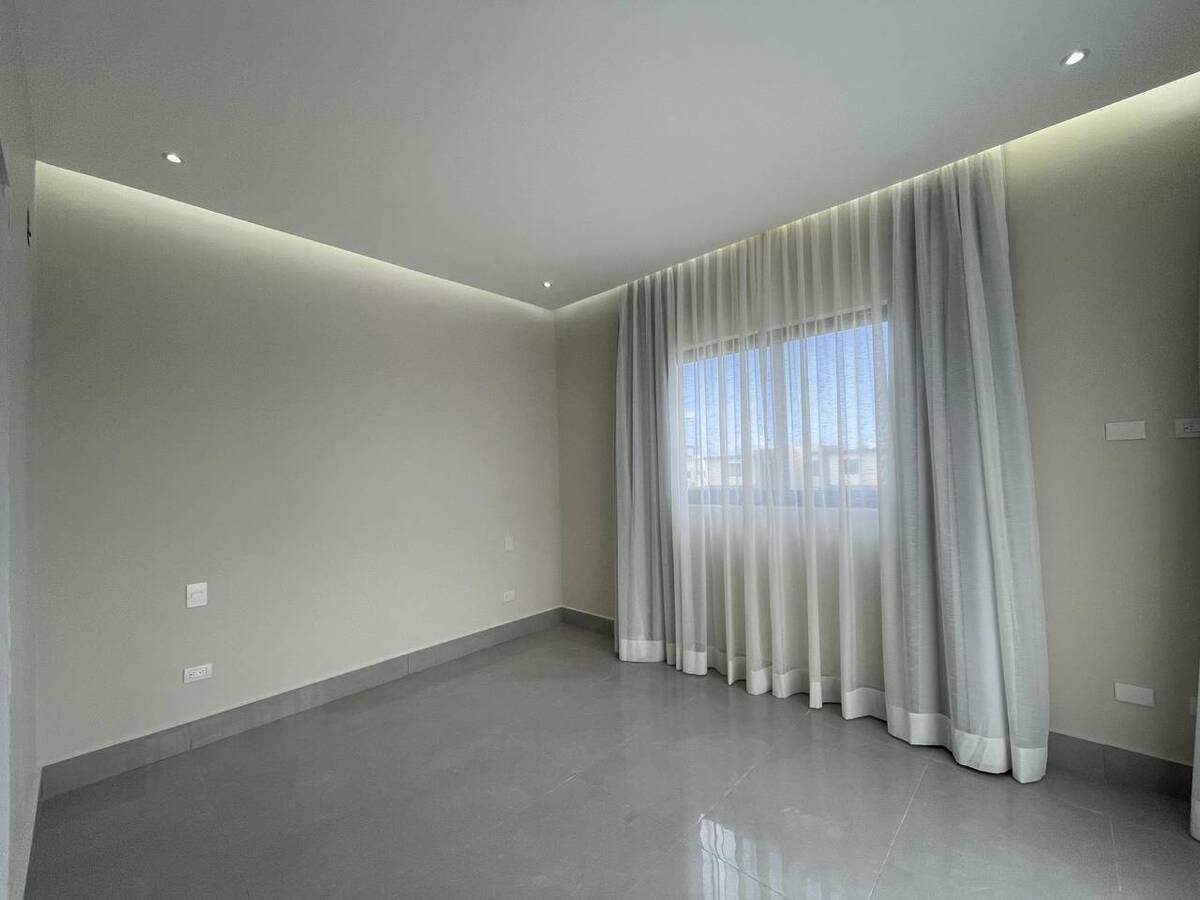 15 de 21: HABITACIÓN